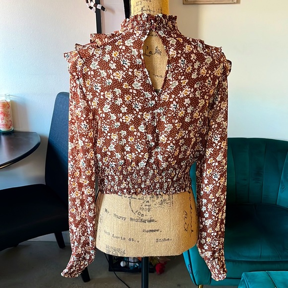 Floral Ruffle Top M - Picture 3 of 7